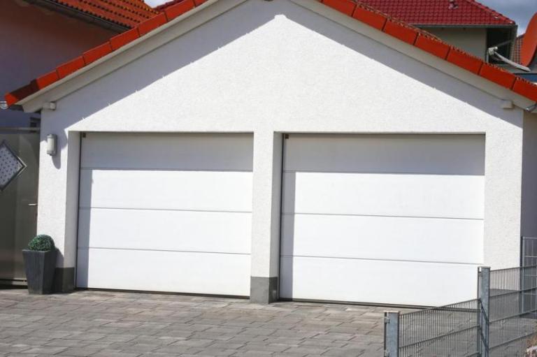 Comment choisir les portes de garage idéales pour votre maison ?