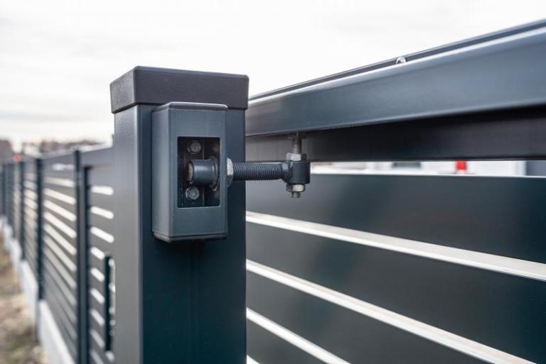 Portails en aluminium, avantages et conseils pour un investissement durable